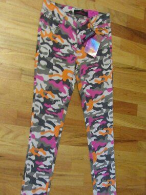 ALMOST FAMOUS Camo Colorful Camouflage SKINNY JEANS Size 7 Orange Pink Beige NWT